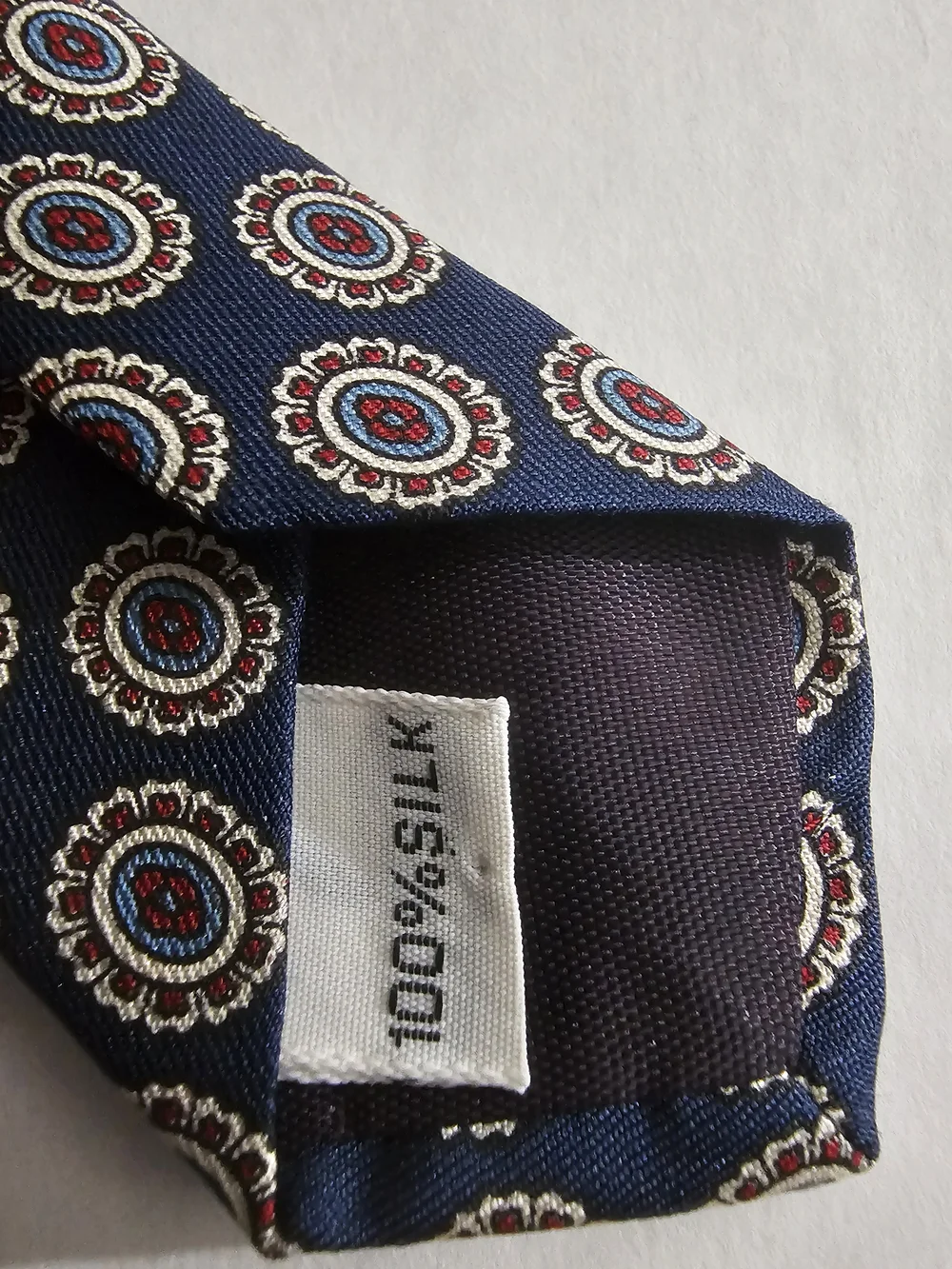 Gant Navy Blue Silk Tie with Cream and Red Medallion Pattern